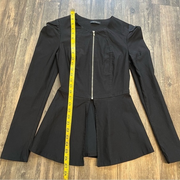 The Vintage Shop Women Black Collarless Zipped Peplum Hem Jacket. Size S - Picture 3 of 7